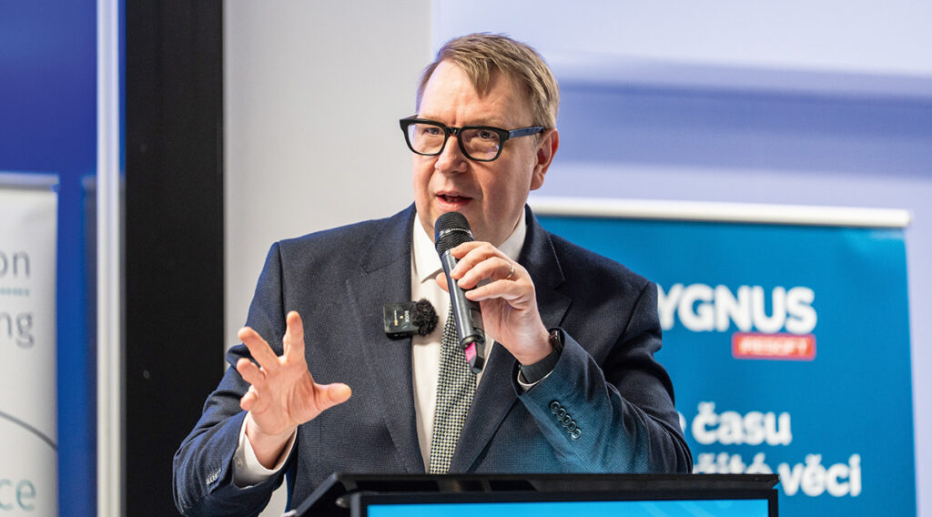 Digitalizace sociálních služeb jako faktor změny zdravotní péče – ministr práce a sociálních věcí Aleš Juchelka
